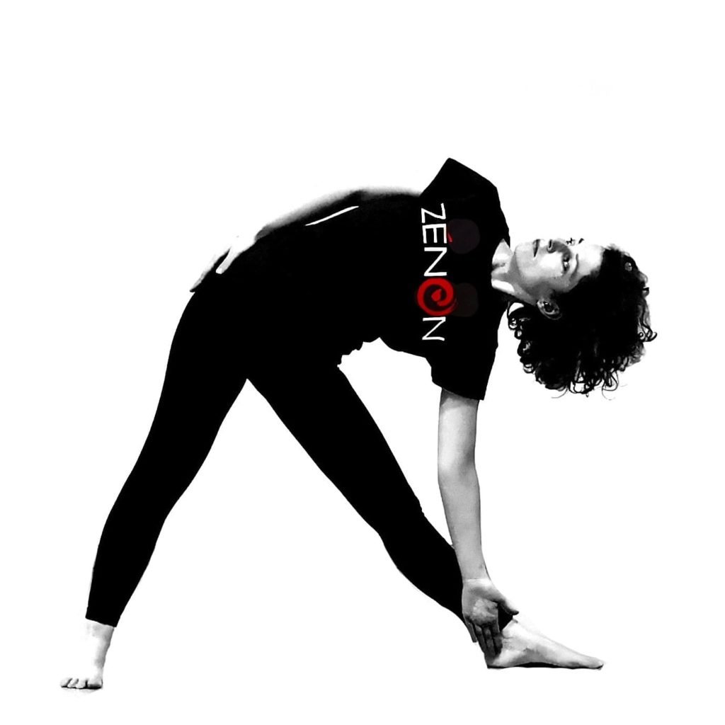 Trikonasana- Corsi di Yoga a Novara
