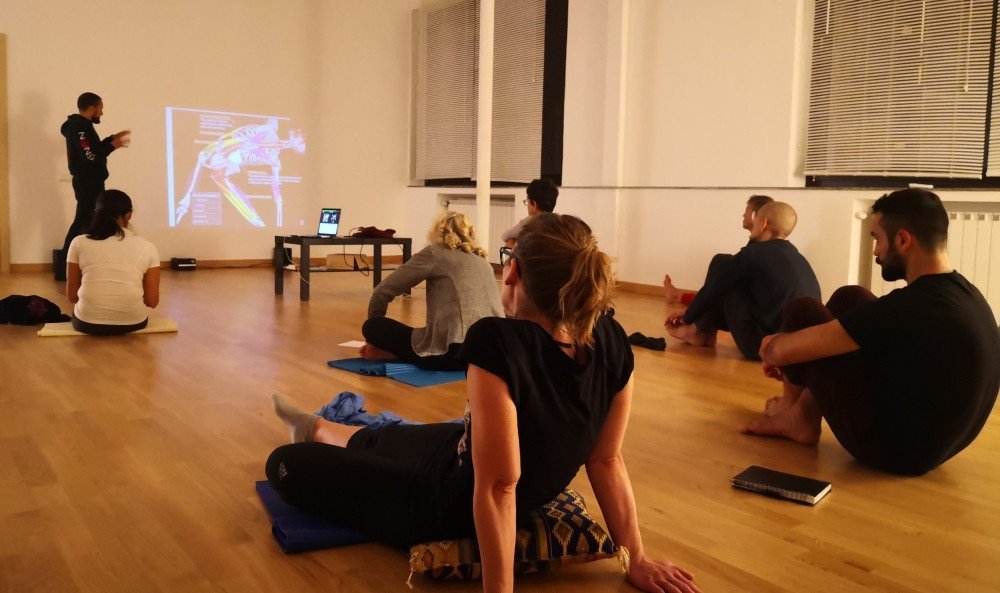 Un momento della didattica, durante la prima edizione di Yogasana